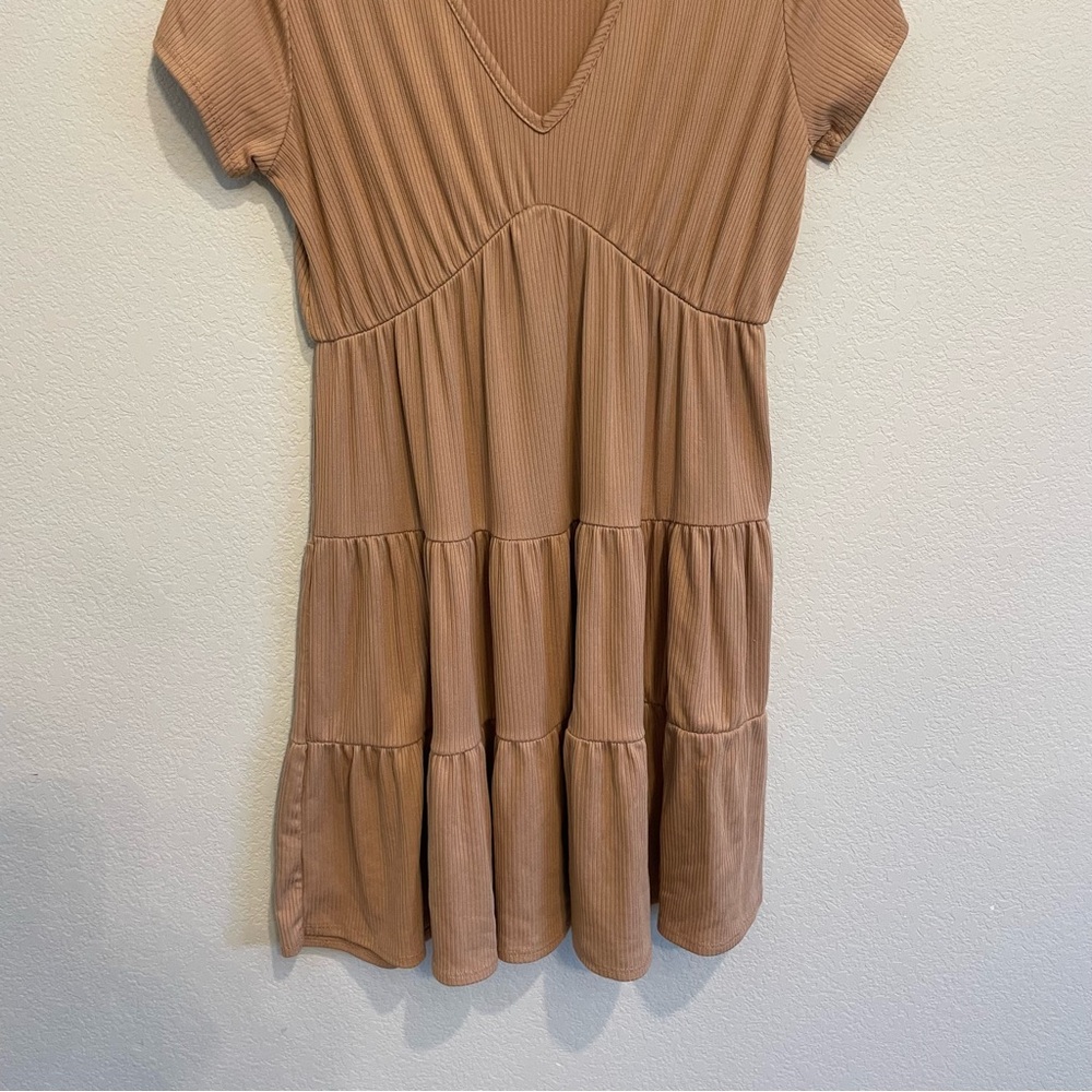 Olivia Rae Ribbed Tiered Mini Dress Large Tan Pink V-Neck Short Sleeve Casual - Picture 5 of 12